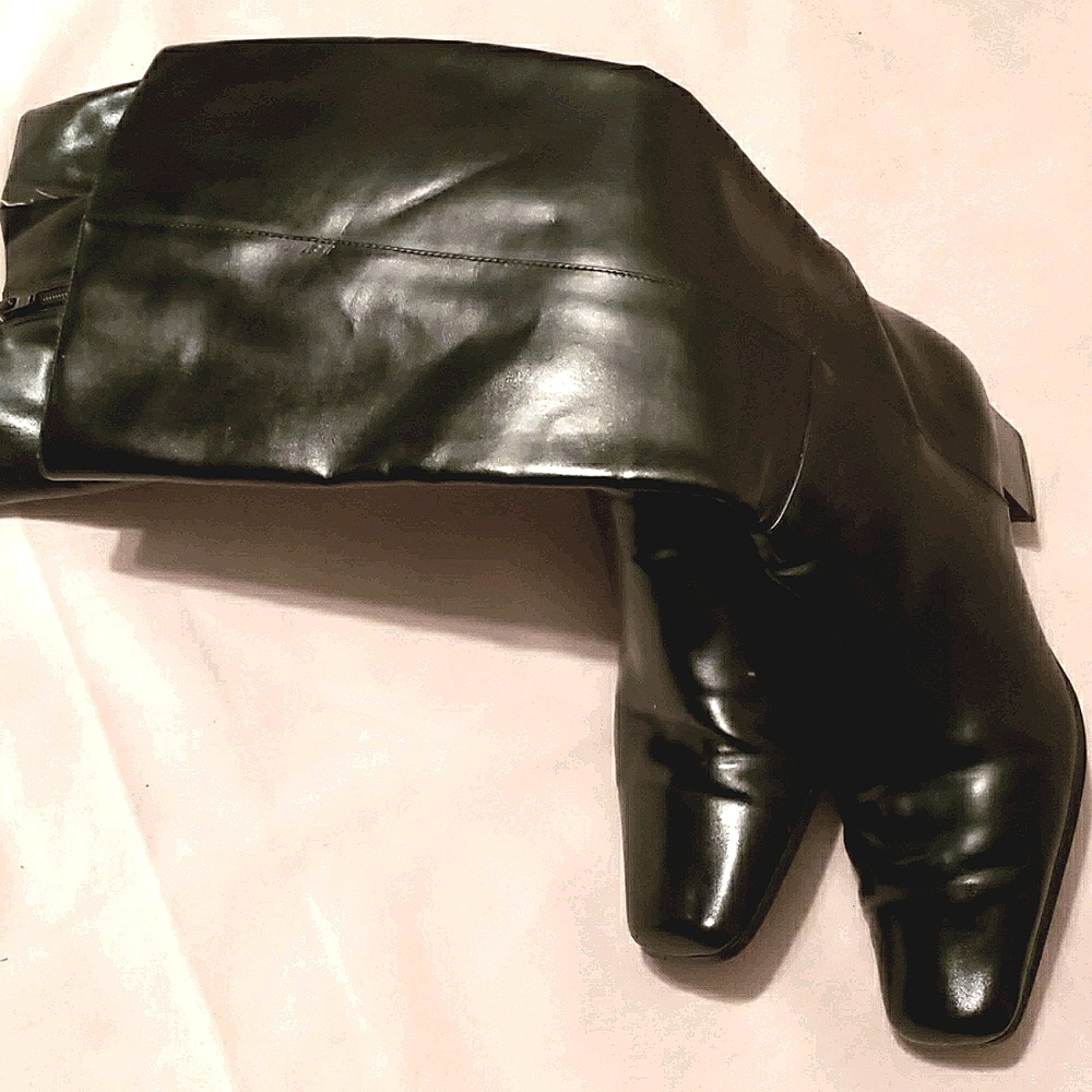 Chadwicks Black Zippered Boots Sz 8 1/2